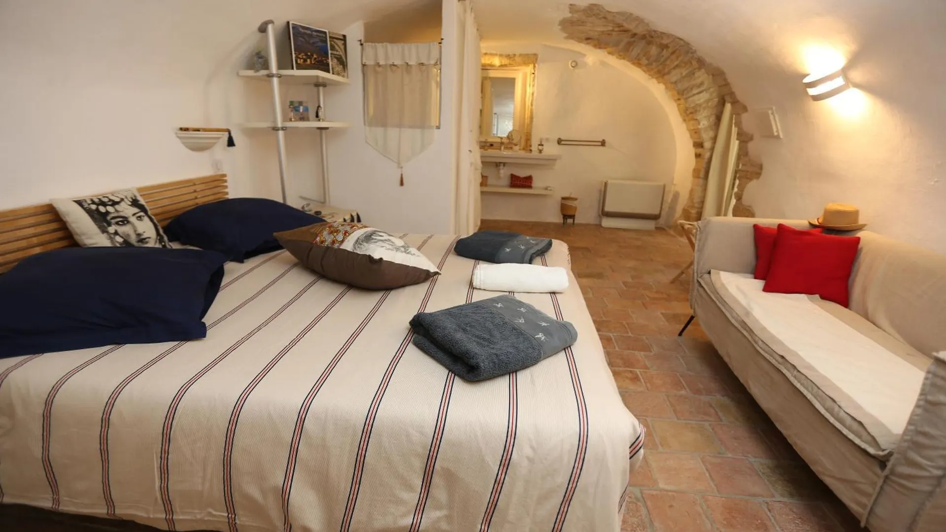 Maison d'hôtes Une Nuit au Village Orgnac-lʼAven