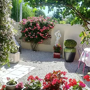  Couette-café Mas De La Coucourde France